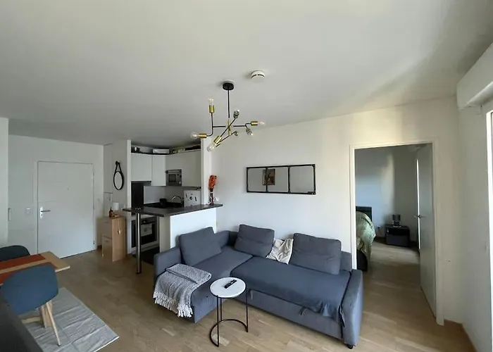 Cosy Apart With Balcony Eiffel Tower View
