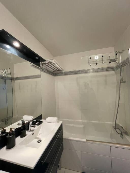 Appartement Cosy With Balcony Eiffel Tower View *